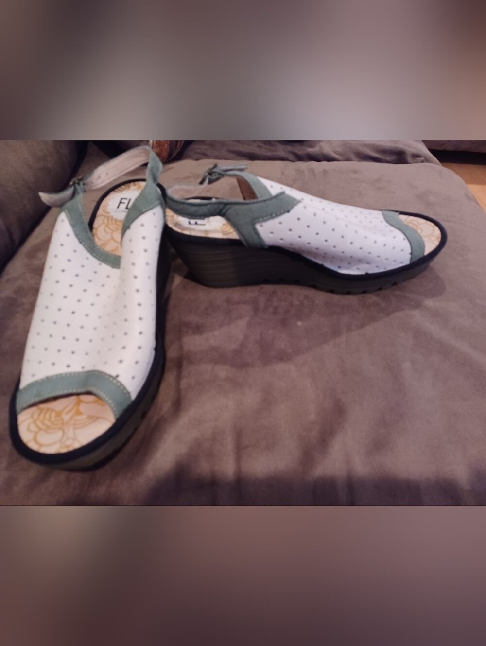 Fly London 39 8.5 white green slingback wedge Sandals Shoes